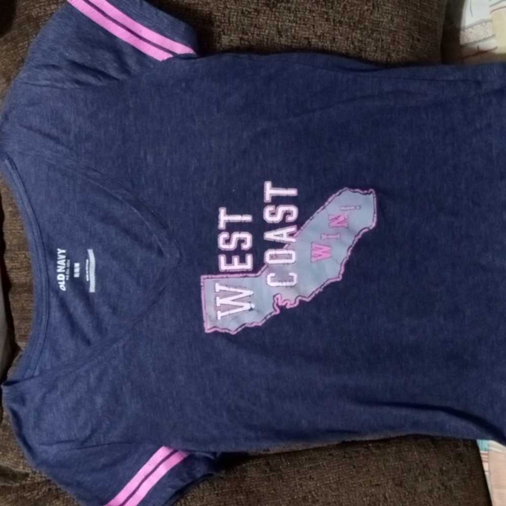 Old Navy medium v-neck t-shirt